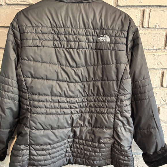 North Face Women’s Reversible Jacket - Picture 2 of 4